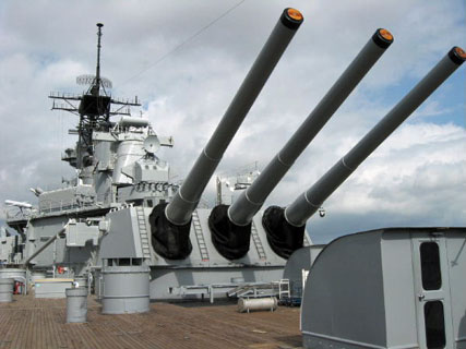 Battleship Missouri 16 inch guns