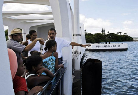 Obama at Arizona Memorial Pearl Harbor - Hawaii vacation