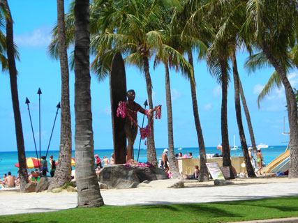Duke Kahanamoku statue in Waikiki Beach