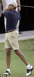 Obama plays golf at Mid-Pacific Country Club in Hawaii