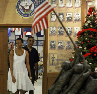 Obama greets marines on Christmas at Anderson Hall