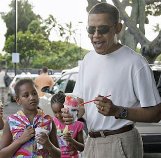 Obama and Sasha at Island Snow shave ice in Kailua