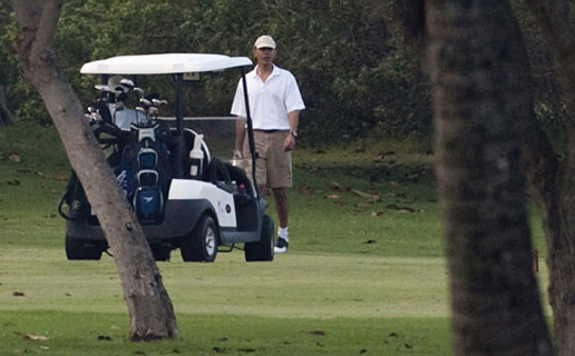 Obama plays golf in Hawaii at Klipper