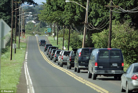 Obama motorcade in Hawaii