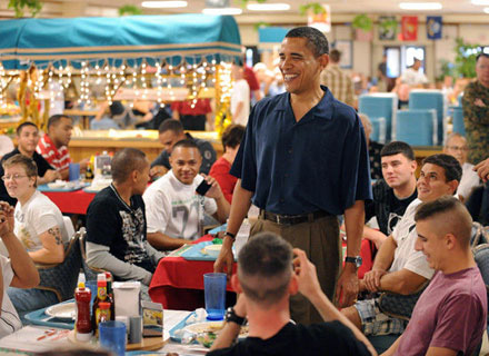 Obama visits marines on Christmas