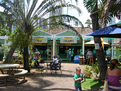 Honolulu Zoo Outdoor Eating area