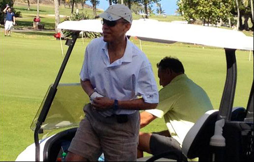 Obama golfing at Kaneohe Klipper in Hawaii 2012