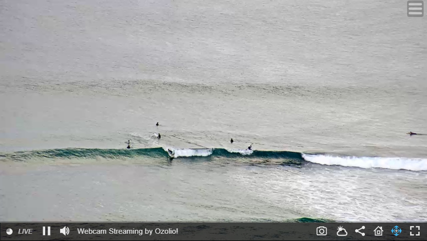Surfing Waikiki - live webcam